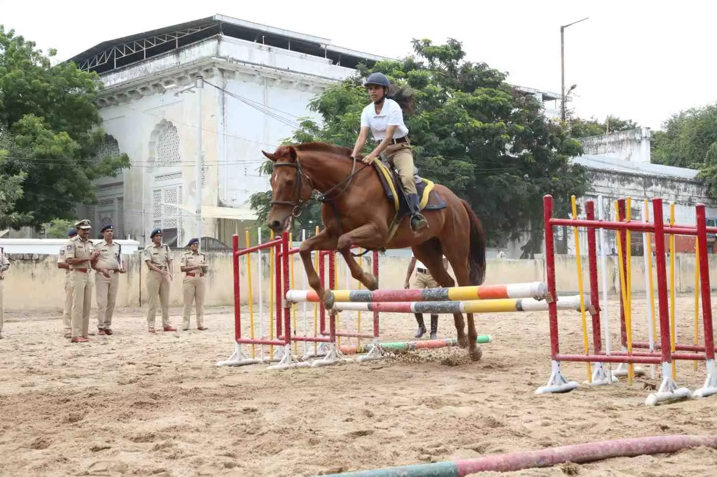 హైదరాబాద్‌లో మహిళా హార్స్ రైడర్స్ దళం