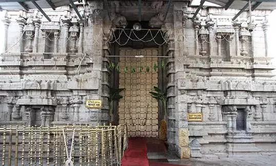 తిరుమల, తిరుపతిలో 12 గంటలు మూత పడనున్న ఆలయాలు తిరుమల, తిరుపతిలో 12 గంటలు మూత పడనున్న ఆలయాలు