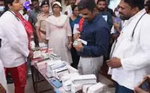 తురకపాలెం మృత్యుఘోష: హుటాహుటిన హైదరాబాద్ శాస్త్రవేత్తల రాక తురకపాలెం మృత్యుఘోష: హుటాహుటిన హైదరాబాద్ శాస్త్రవేత్తల రాక