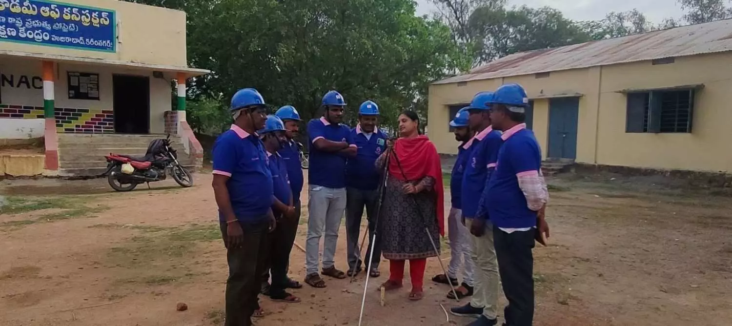 ఈ వరంగల్ స్నేహలత పది వేల మంది ఉపాధి బాట వేసింది...
