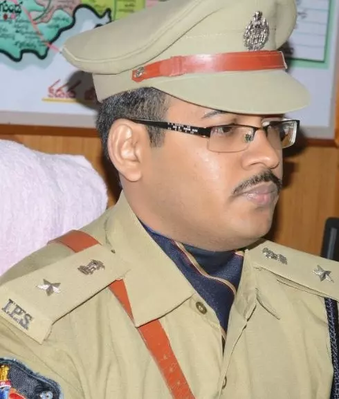 చంద్రబాబును అరెస్ట్ చేసిన ఆ ఐపీఎస్ కొల్లి రఘురామిరెడ్డి ఎక్కడ? చంద్రబాబును అరెస్ట్ చేసిన ఆ ఐపీఎస్ కొల్లి రఘురామిరెడ్డి ఎక్కడ?