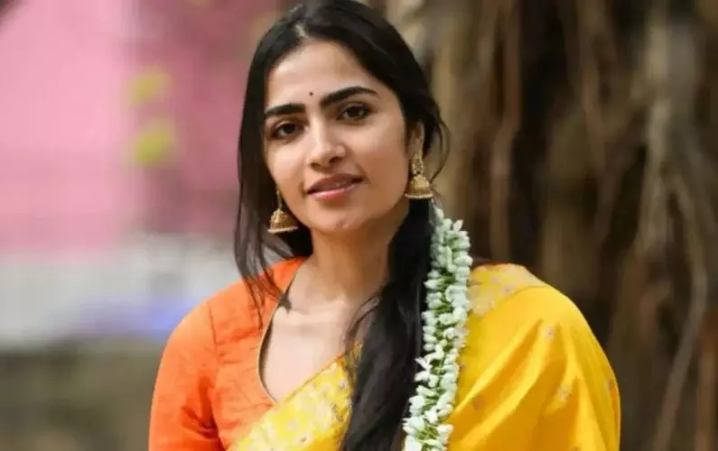 “ఫ్లాప్ హ్యాట్రిక్ ఇచ్చినా… రుక్మిణి వసంత్ పాన్-ఇండియా బ్యూటీగా ఎందుకీ హాట్ డిమాండ్?” “ఫ్లాప్ హ్యాట్రిక్ ఇచ్చినా… రుక్మిణి వసంత్ పాన్-ఇండియా బ్యూటీగా ఎందుకీ హాట్ డిమాండ్?”