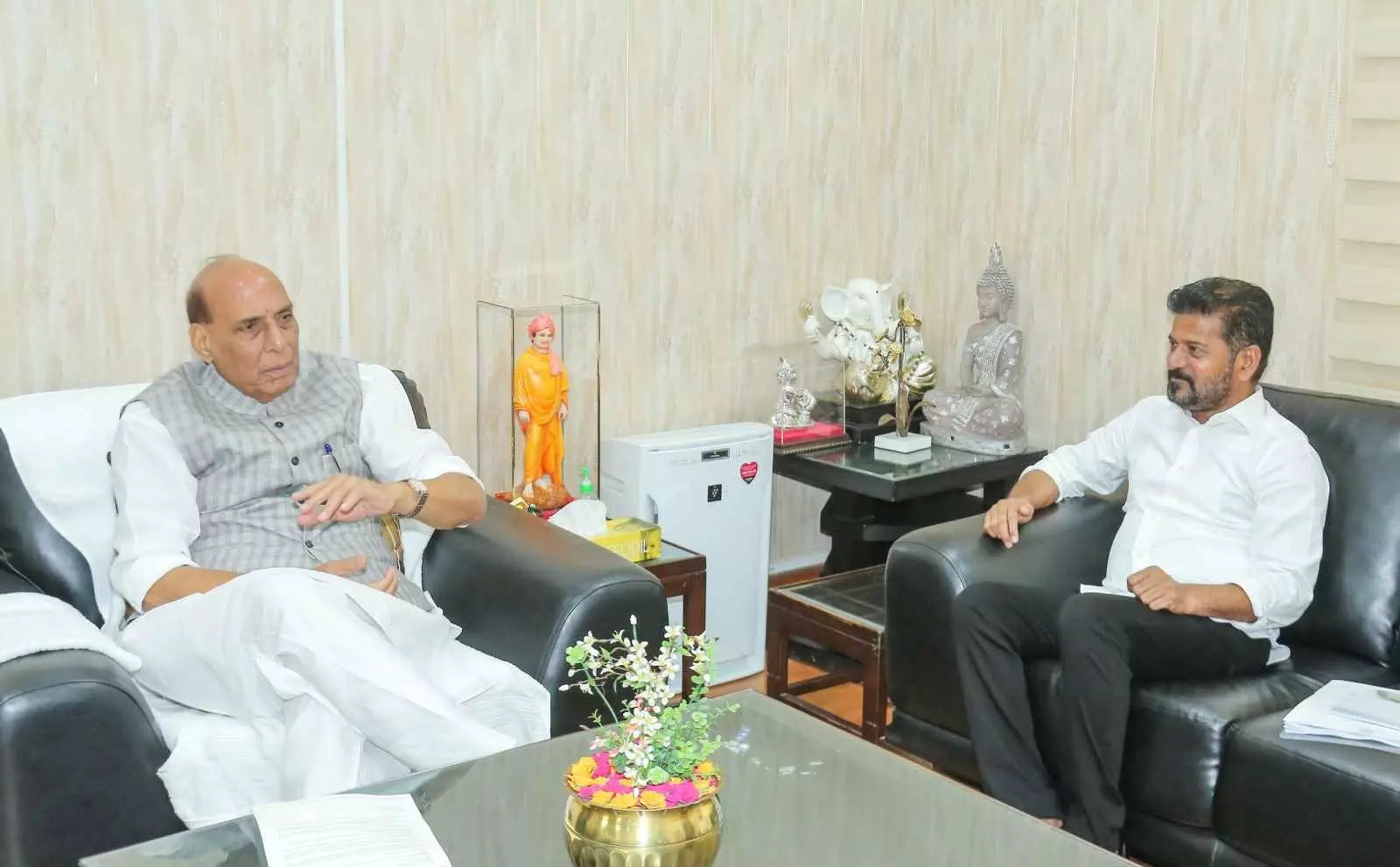 ‘తెలంగాణకు రక్షణ భూములు ఇవ్వండి..’ ‘తెలంగాణకు రక్షణ భూములు ఇవ్వండి..’