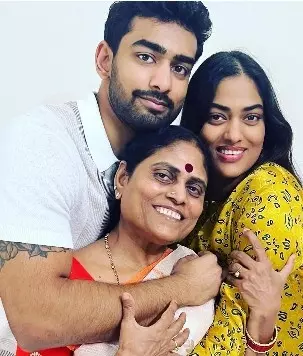 షర్మిల కొడుకు వైఎస్సార్ వారసుడవుతాడా! షర్మిల కొడుకు వైఎస్సార్ వారసుడవుతాడా!
