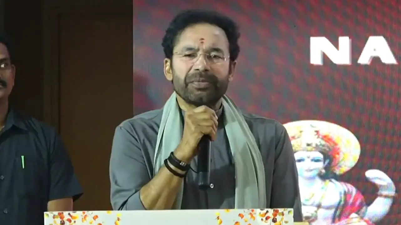 ‘ఆయుర్వేదం అంటే ఆకులు, మూలికలు కాదు.. అదొక ఫిలాసఫీ..’ ‘ఆయుర్వేదం అంటే ఆకులు, మూలికలు కాదు.. అదొక ఫిలాసఫీ..’