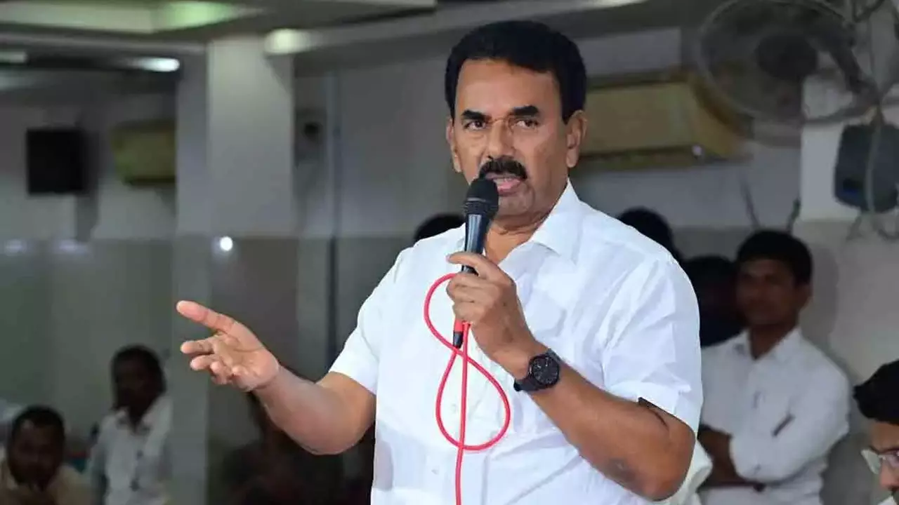 చర్లపల్లిలో పట్టుబడ్డ డ్రగ్స్ విలువ రూ.12వేల కోట్లు కాదా..! చర్లపల్లిలో పట్టుబడ్డ డ్రగ్స్ విలువ రూ.12వేల కోట్లు కాదా..!