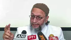 రక్తం నీరు కల్సి ప్రవహించలేనప్పుడు పాక్ తో మ్యాచ్ ఎలా?