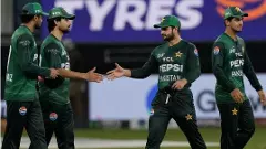 భారత్ వర్సెస్ పాక్: కరచాలనం ఇవ్వకపోవడం పై వివాదం