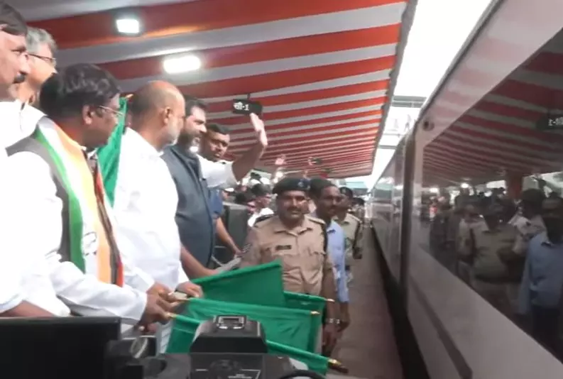 తెలంగాణ కు మరో రెండు ‘వందే భారత్ ’ రైళ్లు తెలంగాణ కు మరో రెండు ‘వందే భారత్ ’ రైళ్లు
