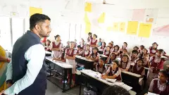 సబ్జెక్టు పాఠాలే కాదు అంతకు మించిన బోధనకు ‘దిక్సూచి’