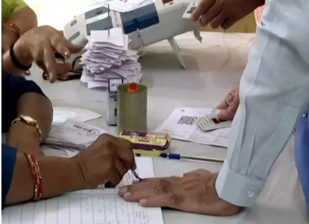 ఢిల్లీలోనూ ‘ఎస్ఐఆర్’ కు సన్నాహాలు ఢిల్లీలోనూ ‘ఎస్ఐఆర్’ కు సన్నాహాలు
