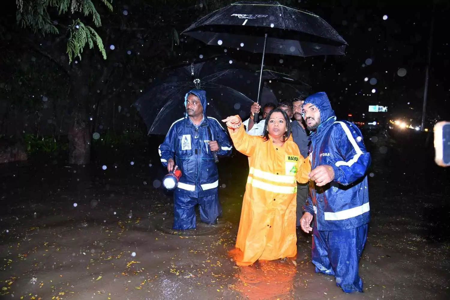 హైదరాబాద్‌లో క్లౌడ్ బరస్ట్‌కు కారణాలేంటో తెలుసా ?
