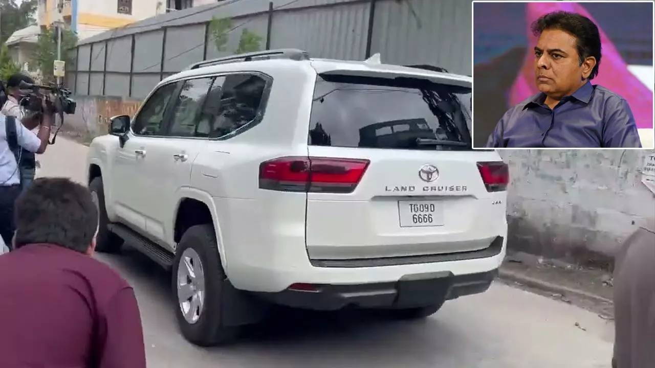 కార్ల స్మగ్లర్ తో కేటీఆర్ కు లింకులు ?