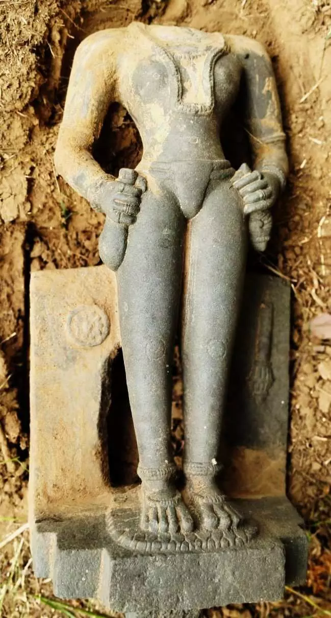 తెలంగాణలో అరుదైన ధన్వంతరి శిల్పం