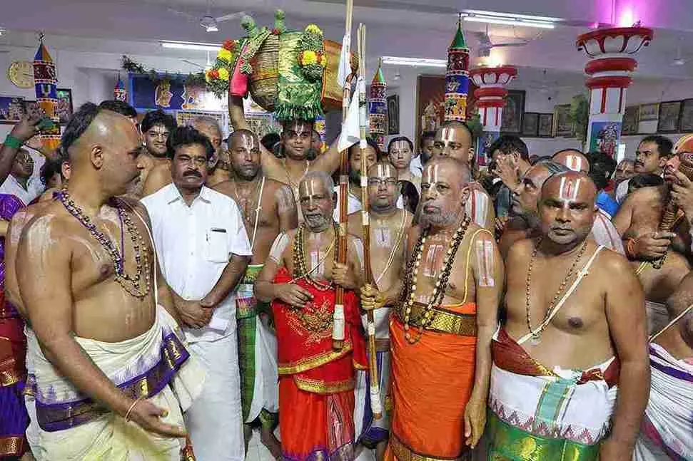 శ్రీవారికి గోదాదేవి పుష్పానుబంధం.. ఇలా జరిగింది..