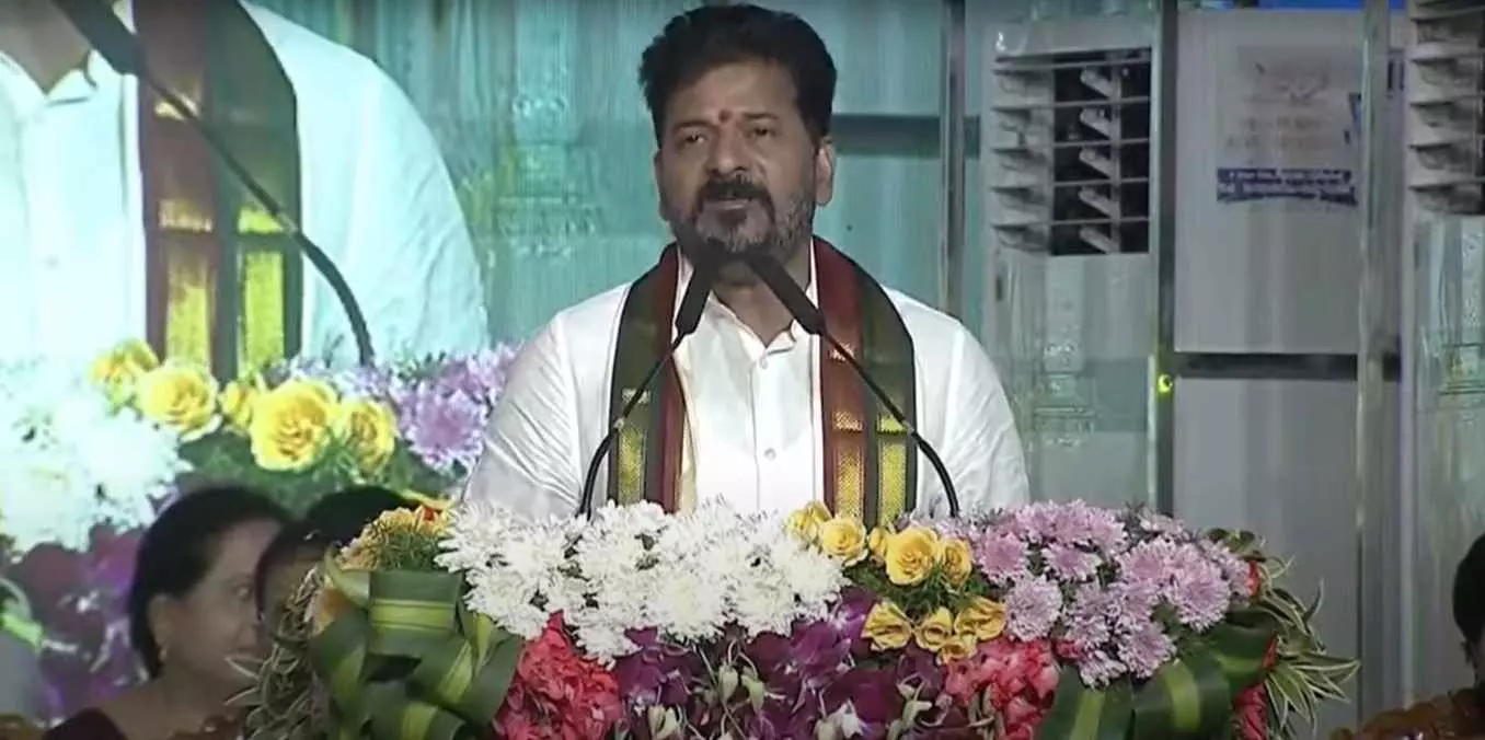 బతుకమ్మ కుంటను ప్రారంభించిన సీఎం