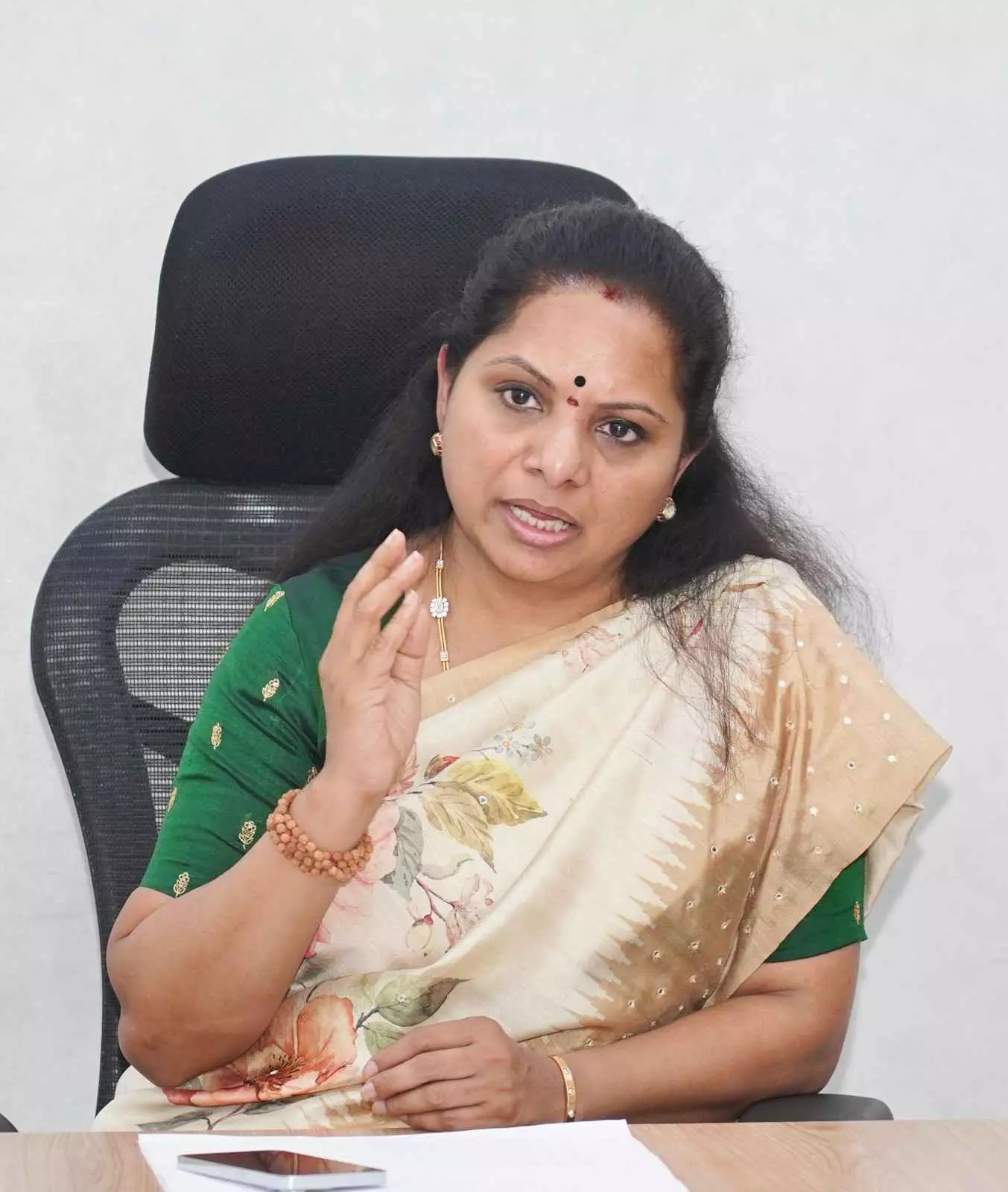 కవిత లిక్కర్ స్కామ్ కేసు కొట్టి వేసిన ఢిల్లీ కోర్టు