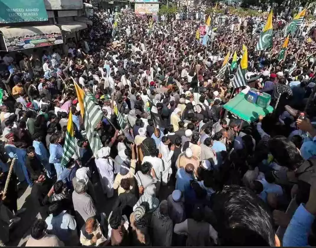 రణరంగంగా పాక్ ఆక్రమిత జమ్మూకాశ్మీర్