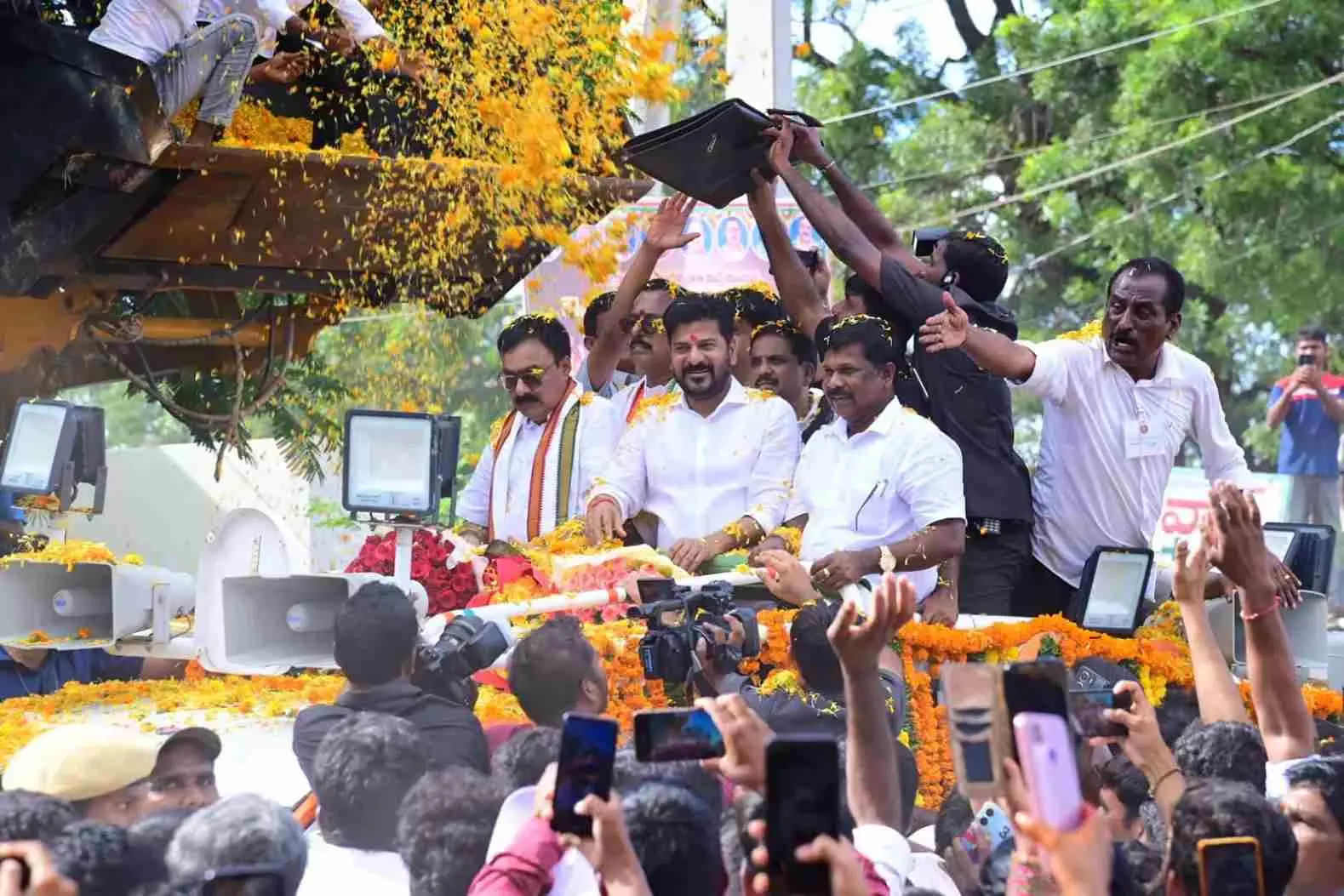 స్వగ్రామంలో సీఎం రేవంత్ దసరా వేడుకలు