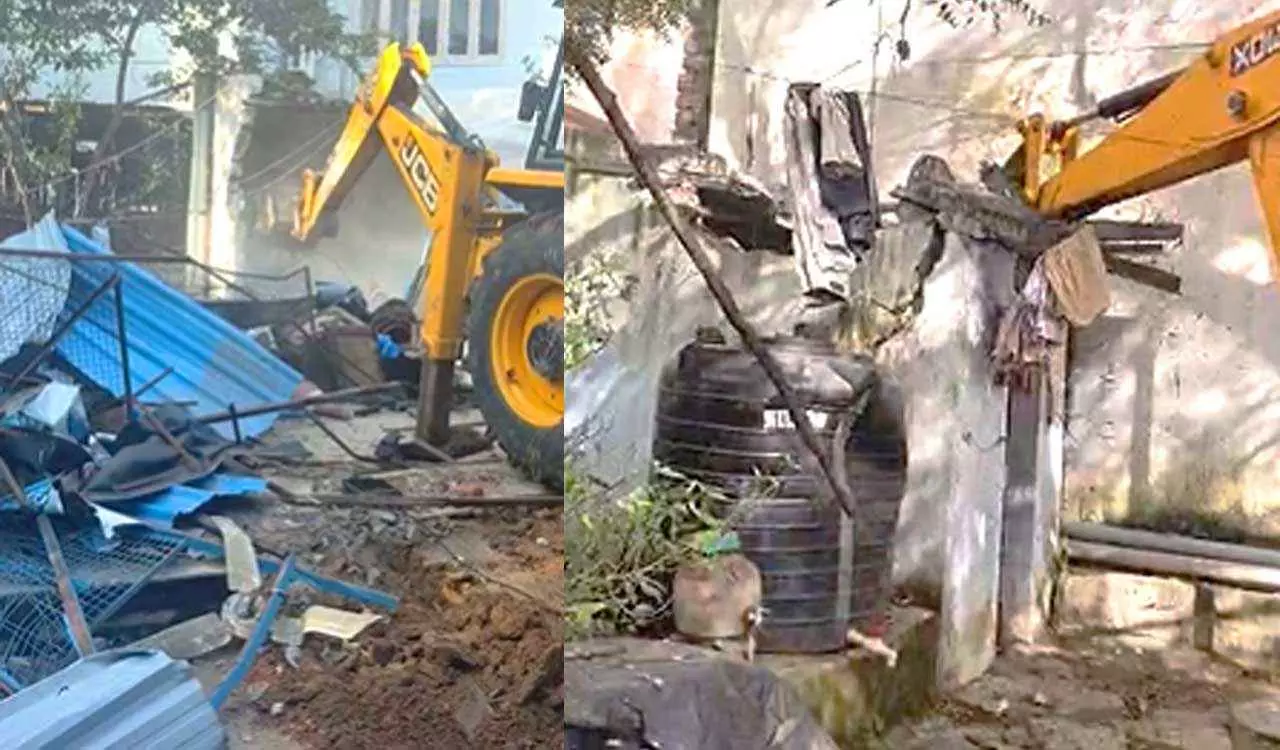 కొండాపూర్ లో హైడ్రా కూల్చివేతలు