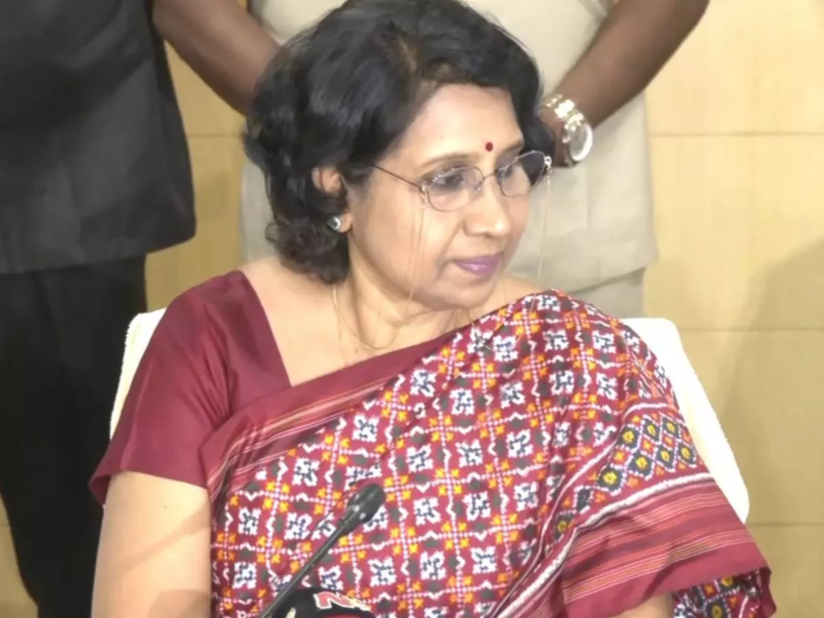 ఎన్నికల సంఘం వార్నింగులను పార్టీలు లెక్కచేస్తాయా ?