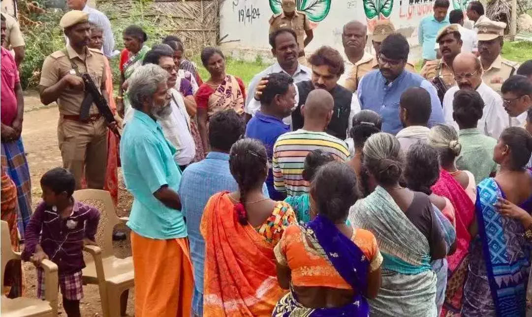 ‘‘కరూర్ బాధిత కుటుంబాలకు ప్రభుత్వ ఉద్యోగం ఇవ్వండి’’