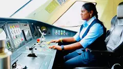 లారీ డ్రైవర్‌ బిడ్డ, వందేభారత్‌  లోకో పైలట్‌గా ఎలా ఎదిగింది ?