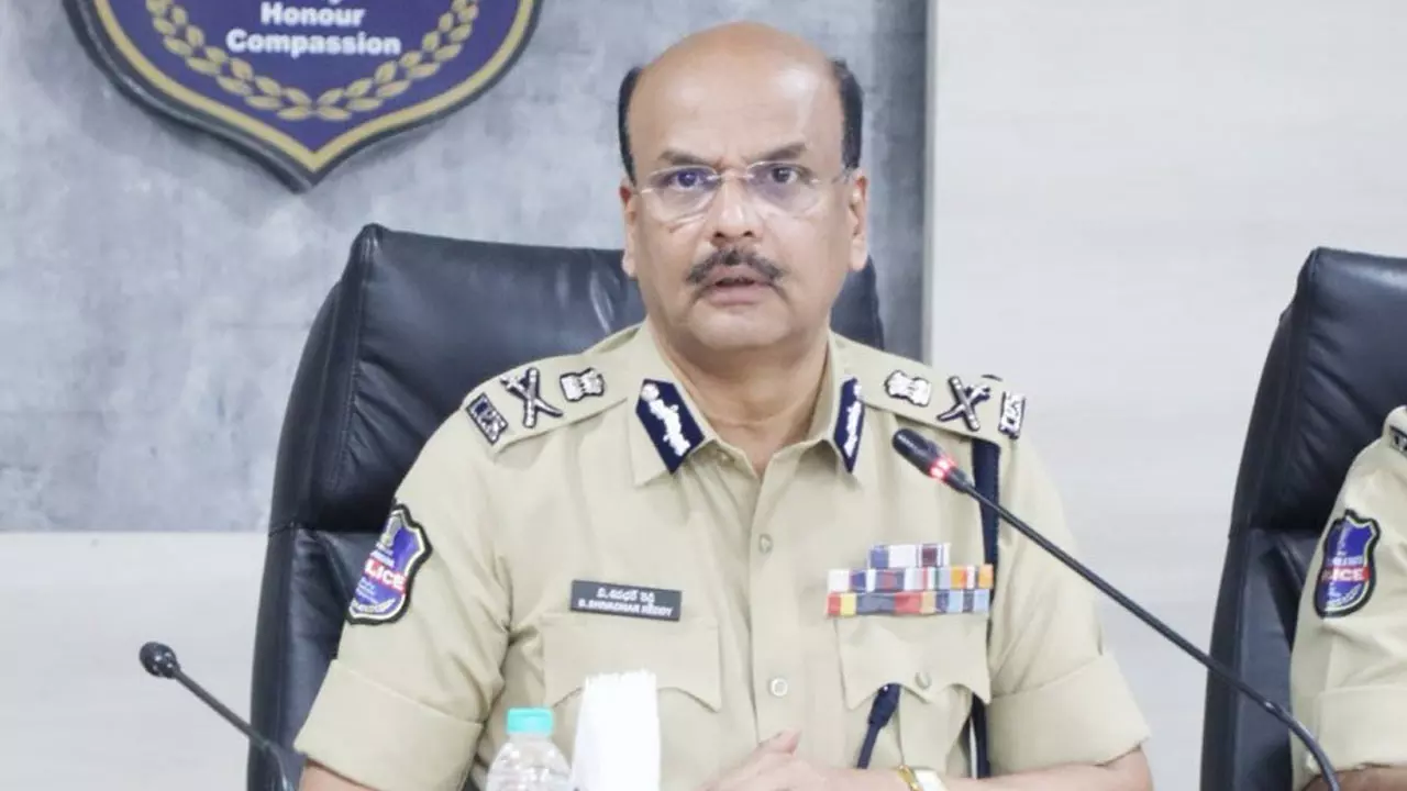 సివిల్ వివాదాలకు కోర్టులు ఉన్నాయ్: శివధర్ రెడ్డి సివిల్ వివాదాలకు కోర్టులు ఉన్నాయ్: శివధర్ రెడ్డి