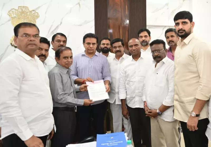 గాలికి కొట్టుకుపోయిన కేటీఆర్ ‘ఓట్ చోరి’ ఆరోపణలు గాలికి కొట్టుకుపోయిన కేటీఆర్ ‘ఓట్ చోరి’ ఆరోపణలు
