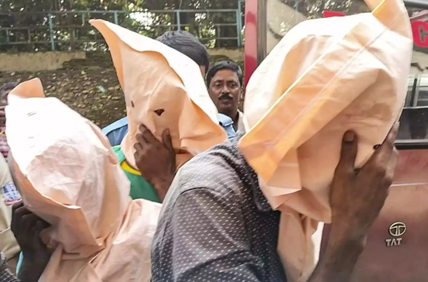 దుర్గాపూర్ సామూహిక అత్యాచార ఘటనలో సీన్ రికన్స్ట్రక్షన్.. దుర్గాపూర్ సామూహిక అత్యాచార ఘటనలో సీన్ రికన్స్ట్రక్షన్..