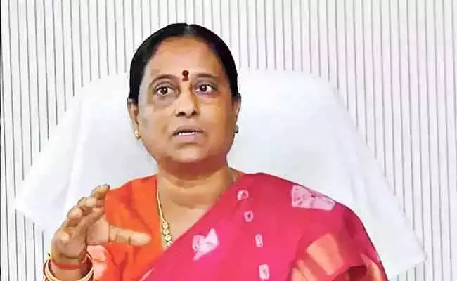 తనను రెడ్లు దెబ్బతీయాలని చూస్తున్నారు తనను రెడ్లు దెబ్బతీయాలని చూస్తున్నారు