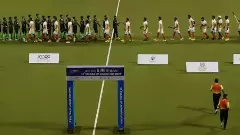 పాక్ కు ‘హ్యాండ్’ ఇవ్వకుండా ‘చేయి’ ఇచ్చిన భారత హకీ ఆటగాళ్లు