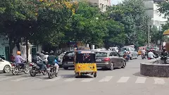 హైదరాబాద్ లో బంద్ పాక్షికం