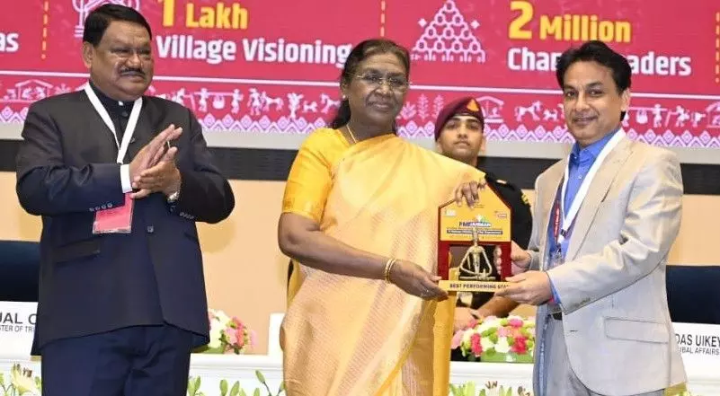 జాతీయ వేదికపై మెరిసిన తెలంగాణ, రాష్ట్రపతి అవార్డులు జాతీయ వేదికపై మెరిసిన తెలంగాణ, రాష్ట్రపతి అవార్డులు