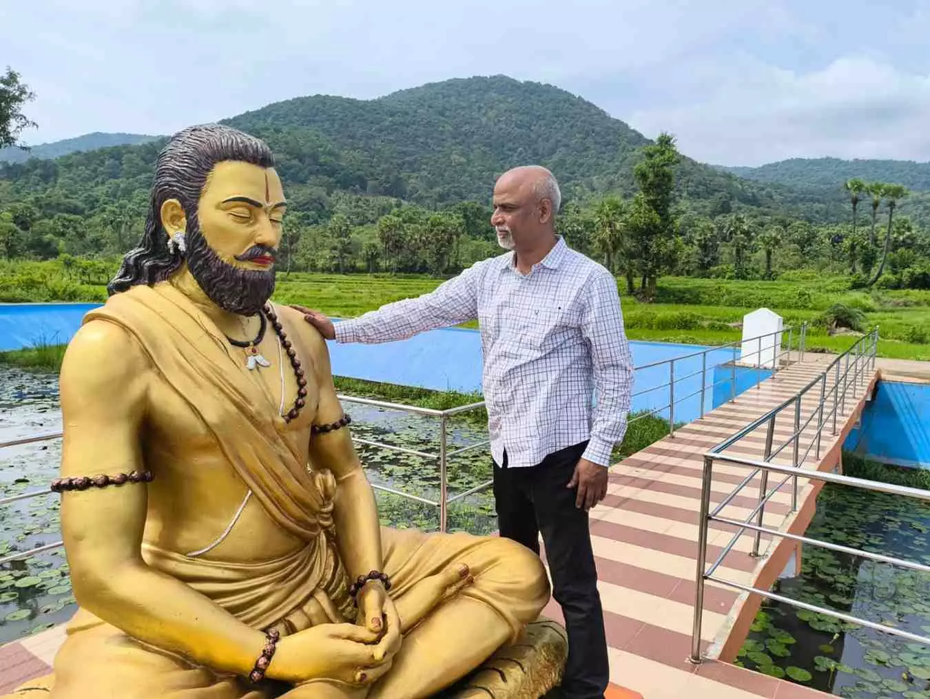లొంగుబాటు...వెన్నుపోటు! లొంగుబాటు...వెన్నుపోటు!