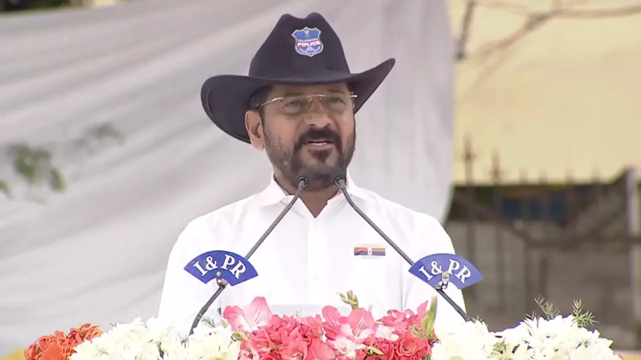 పోలీసుల రుణం ఏమిచ్చినా తీరదు: రేవంత్ పోలీసుల రుణం ఏమిచ్చినా తీరదు: రేవంత్