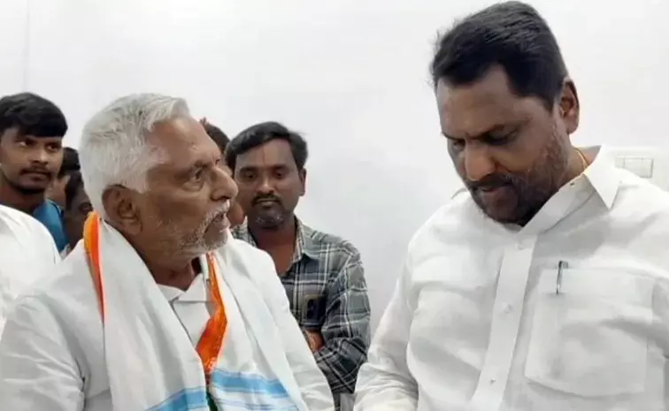 ‘కొంచెంకొంచెంగా చంపేస్తున్నారు’ : జీవన్ రెడ్డి సంచలన వీడియో ‘కొంచెంకొంచెంగా చంపేస్తున్నారు’ : జీవన్ రెడ్డి సంచలన వీడియో