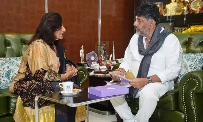 డీకే శివకుమార్తో కిరణ్ మజుందార్-షా భేటీ.. డీకే శివకుమార్తో కిరణ్ మజుందార్-షా భేటీ..
