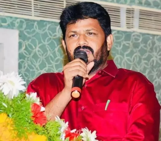 ఈశ్వరయ్యకు జై కొట్టిన ఏపీ సీపీఐ ఈశ్వరయ్యకు జై కొట్టిన ఏపీ సీపీఐ