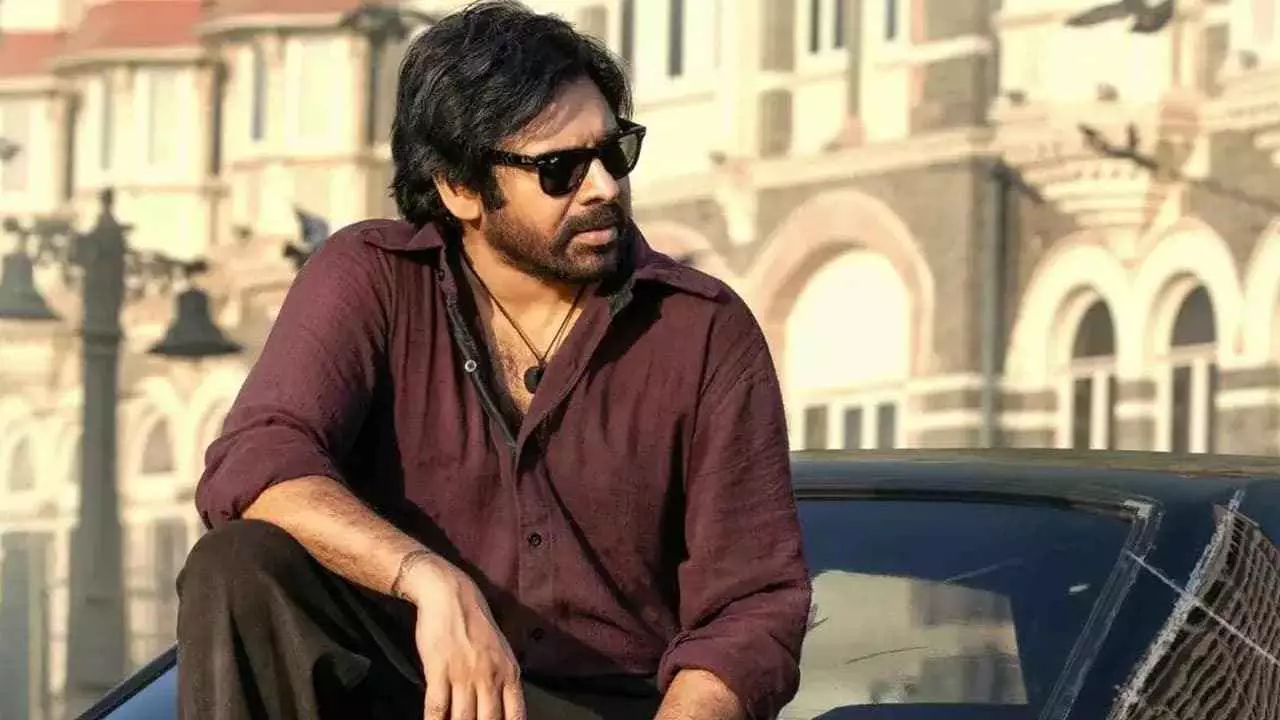 పవన్ సినిమా వెనక 100 కోట్ల అడ్వాన్స్‌, ల్యాండ్ డీల్‌, పొలిటికల్ ప్రెషర్?!