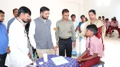 గురుకుల పాఠశాల విద్యార్థులకు వైద్యపరీక్షలు,హెల్త్ కార్డులు