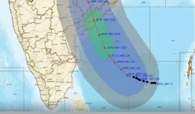 తరుముకొస్తున్న మొంథా తుపాను, వణుకుతున్న కోస్తా తరుముకొస్తున్న మొంథా తుపాను, వణుకుతున్న కోస్తా