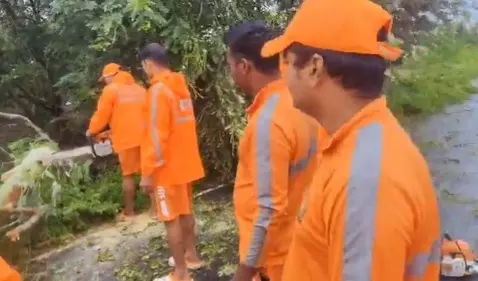 249 మండలాలు, 18 లక్షల మందిపై తుపాను పంజా