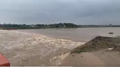 తెలంగాణను ముంచిన ‘మొంథా’ 8 జిల్లాల్లో రెడ్ అలెర్ట్