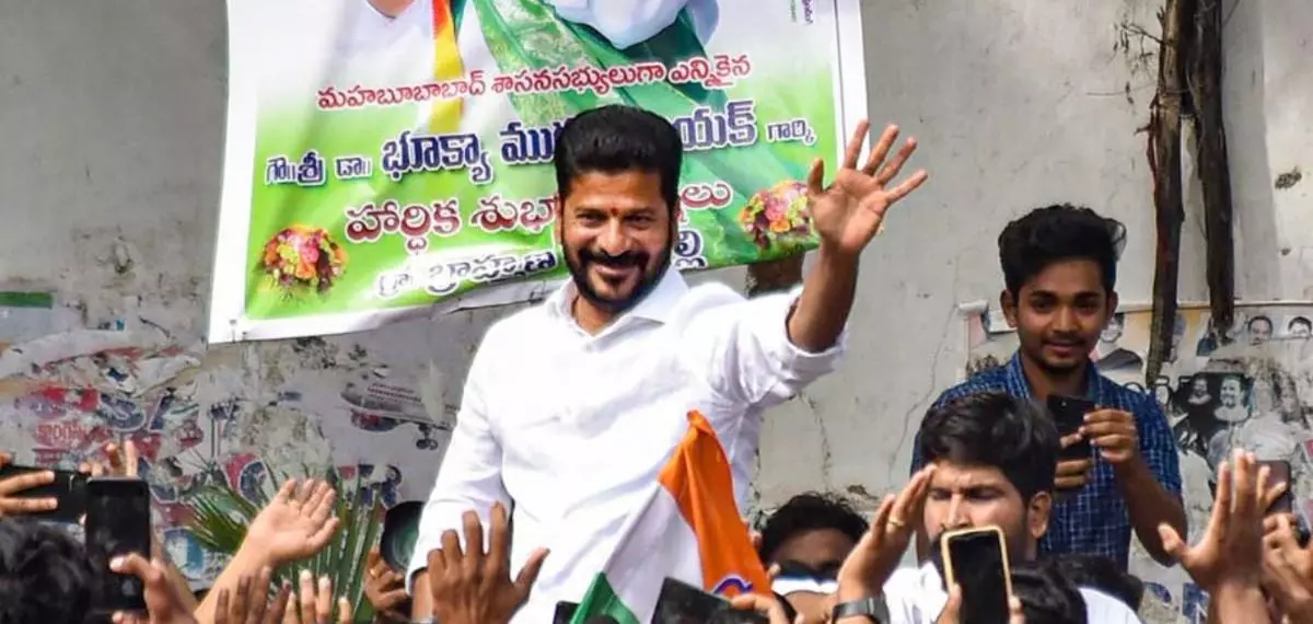 రేవంత్ ‘పాజిటివ్’ ప్రచార వ్యూహంలో  ప్రతిపక్షాలు చిత్తయ్యాయా ? రేవంత్ ‘పాజిటివ్’ ప్రచార వ్యూహంలో  ప్రతిపక్షాలు చిత్తయ్యాయా ?