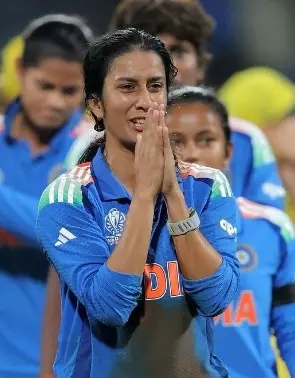 కల నెరవేరిన క్షణం... కన్నీళ్లు పెట్టుకున్న మైదానం! కల నెరవేరిన క్షణం... కన్నీళ్లు పెట్టుకున్న మైదానం!