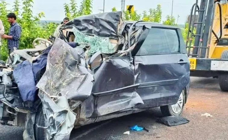 బీదర్ రోడ్డు ప్రమాదంలో నలుగురు తెలంగాణ వ్యక్తుల మృతి బీదర్ రోడ్డు ప్రమాదంలో నలుగురు తెలంగాణ వ్యక్తుల మృతి