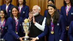 మోదీతో సమావేశమైన భారత ఉమెన్స్ క్రికెట్ టీమ్