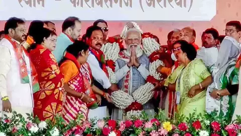 ‘చొరబాటుదారులను ప్రోత్సహించే ఆర్జేడీ, కాంగ్రెస్కు ఓటుతో బుద్ధి చెప్పండి’ ‘చొరబాటుదారులను ప్రోత్సహించే ఆర్జేడీ, కాంగ్రెస్కు ఓటుతో బుద్ధి చెప్పండి’