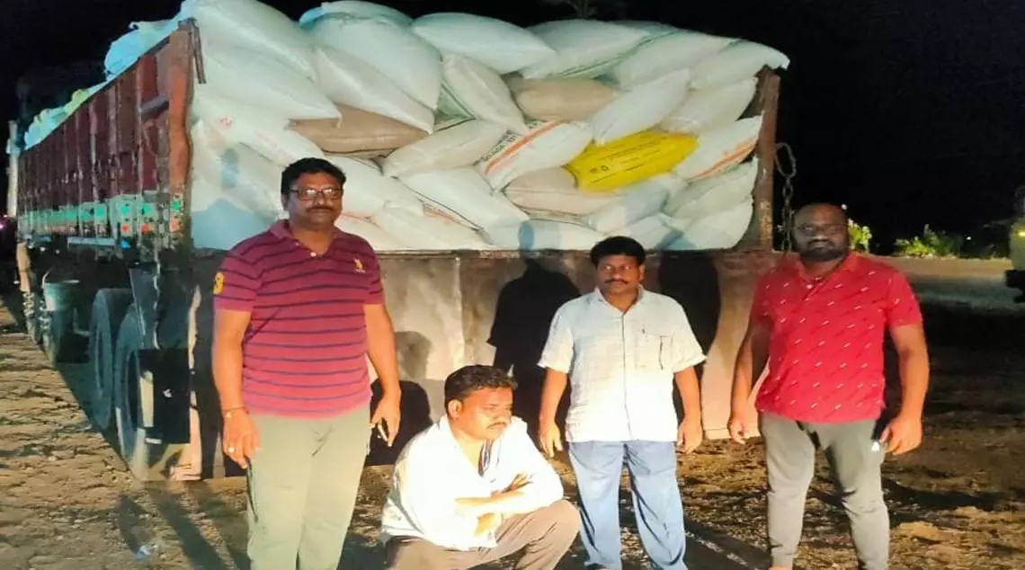 విజిలెన్స్ వారోత్సవాల్లో అక్రమాలు వెలుగు...రూ.50కోట్ల బియ్యం సీజ్ విజిలెన్స్ వారోత్సవాల్లో అక్రమాలు వెలుగు...రూ.50కోట్ల బియ్యం సీజ్